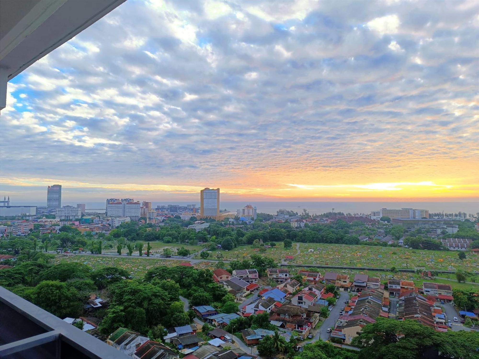 D'Luna Homestay Seaview I Sunrise View Kuala Terengganu Exterior photo